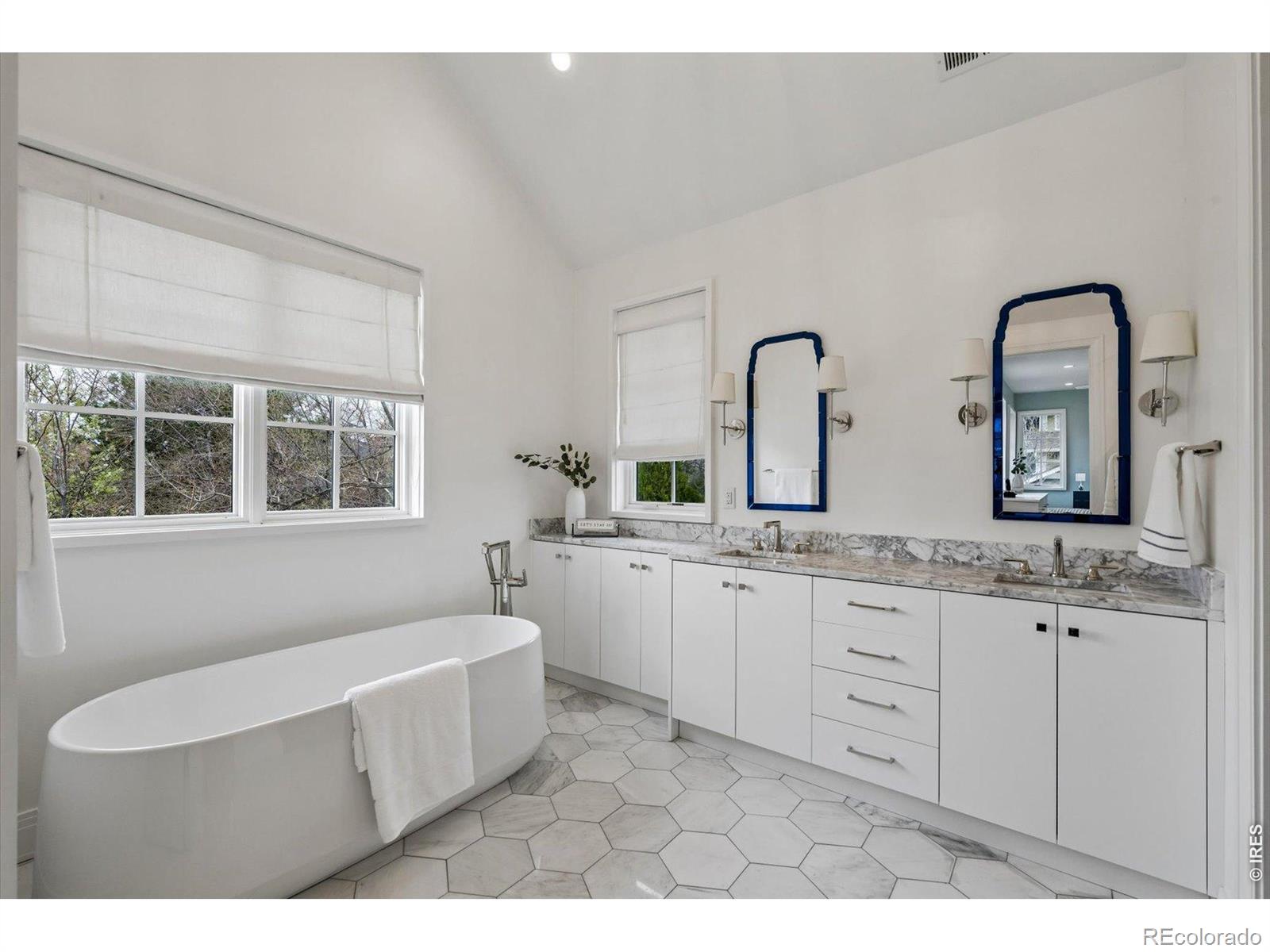 MLS Image #21 for 792 s high street,denver, Colorado