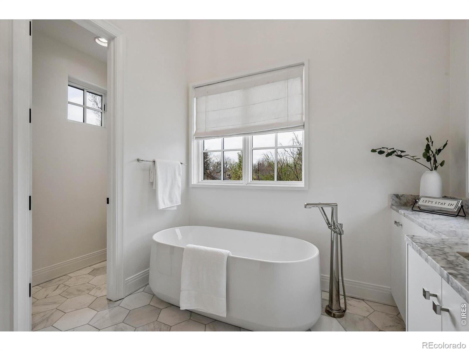 MLS Image #22 for 792 s high street,denver, Colorado