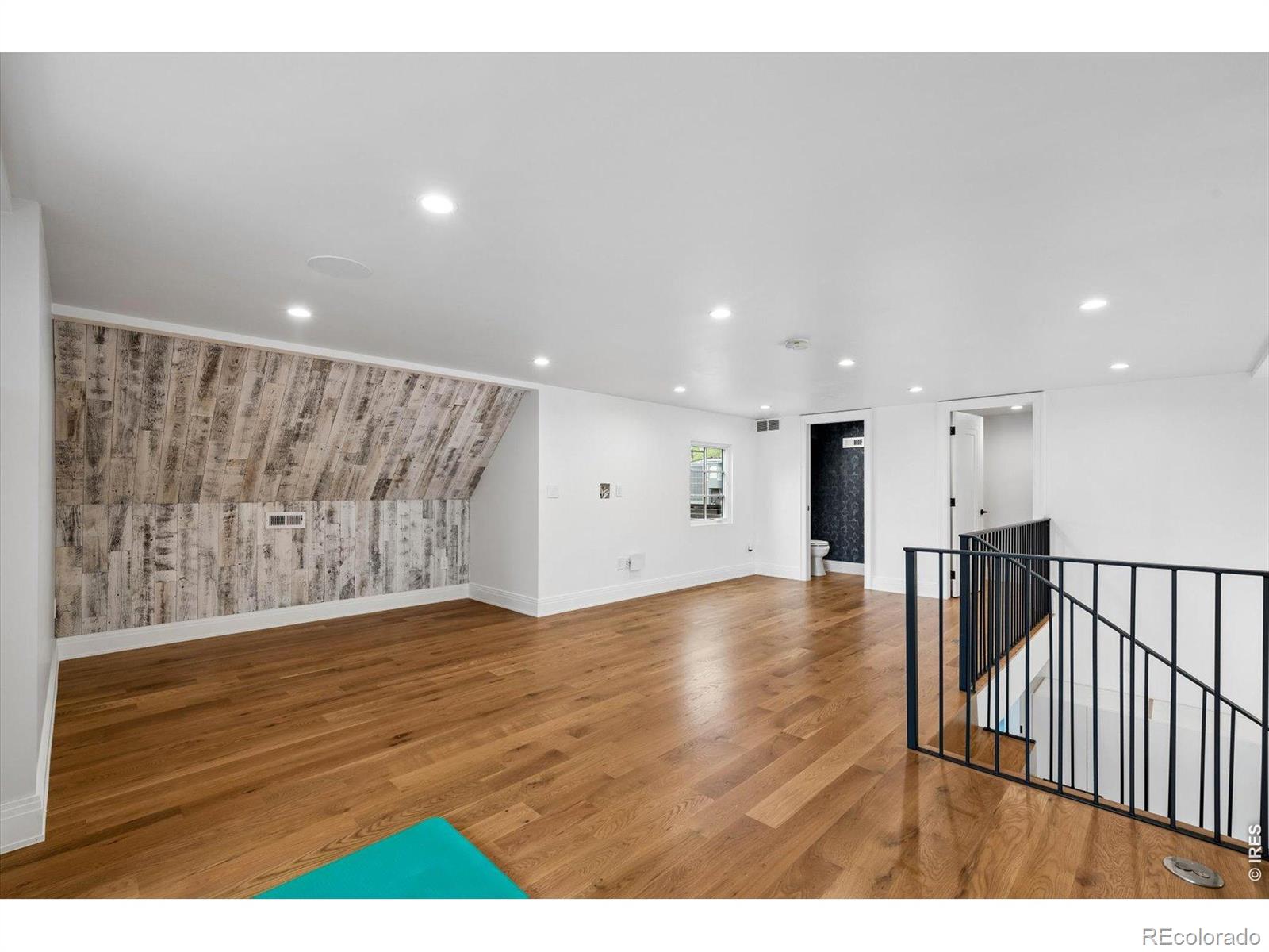 MLS Image #31 for 792 s high street,denver, Colorado