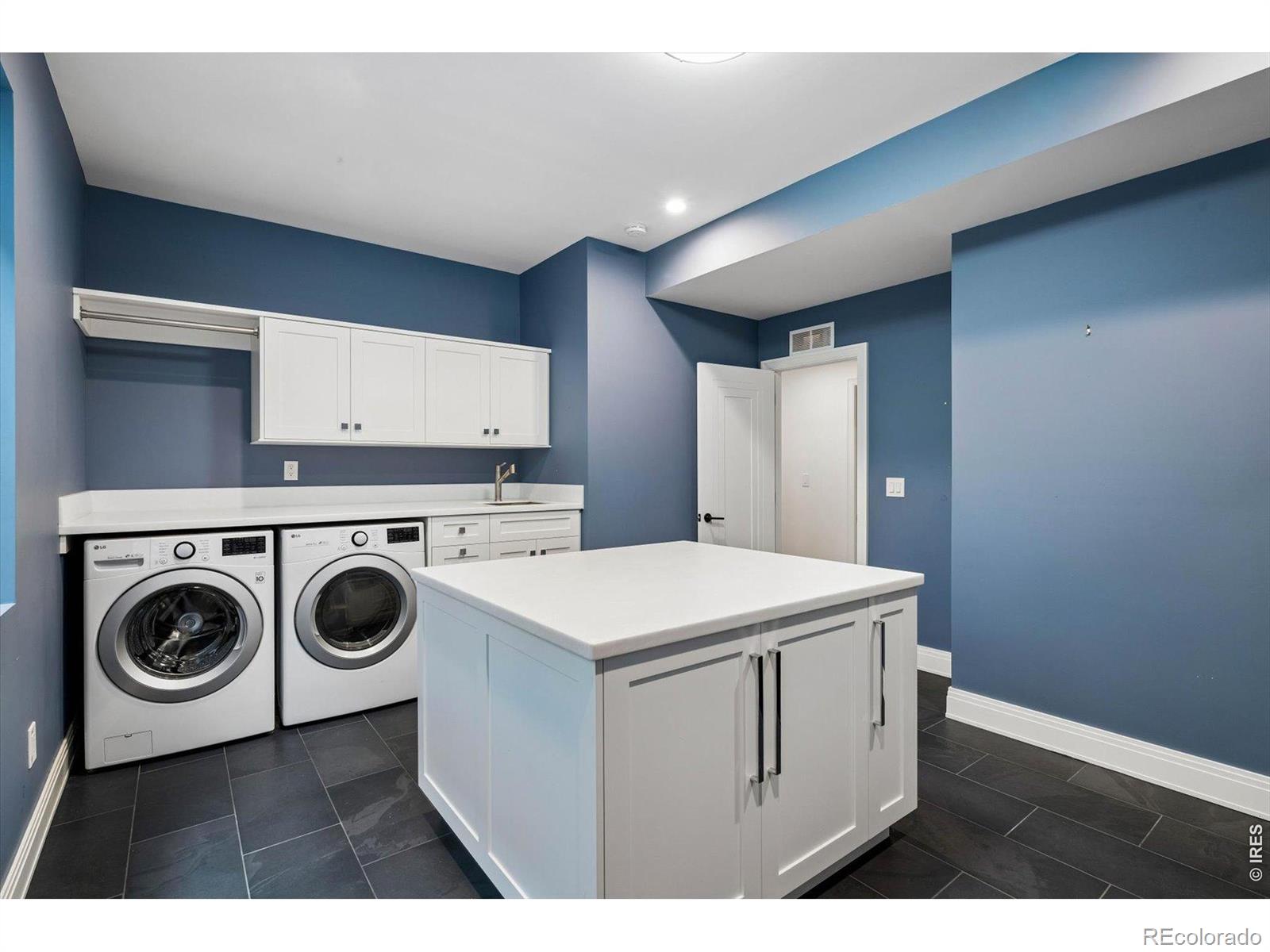 MLS Image #39 for 792 s high street,denver, Colorado