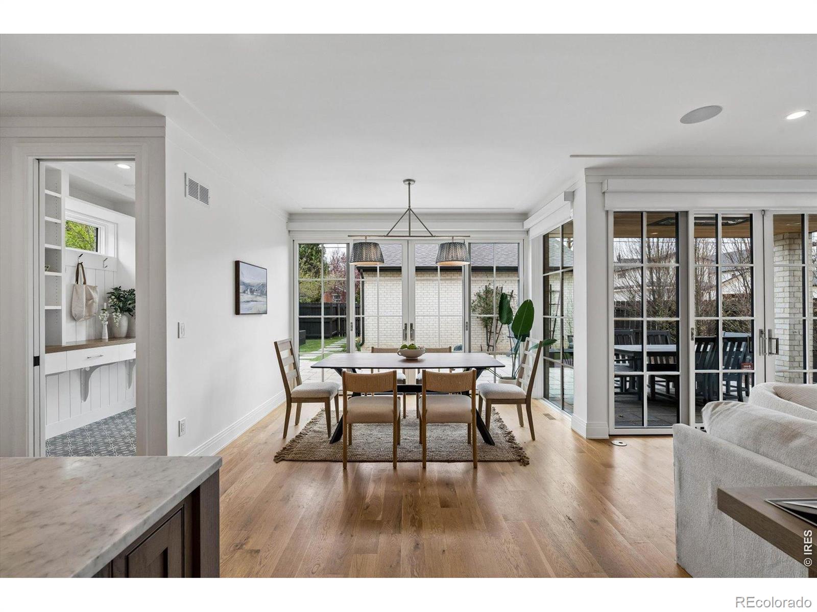 MLS Image #6 for 792 s high street,denver, Colorado