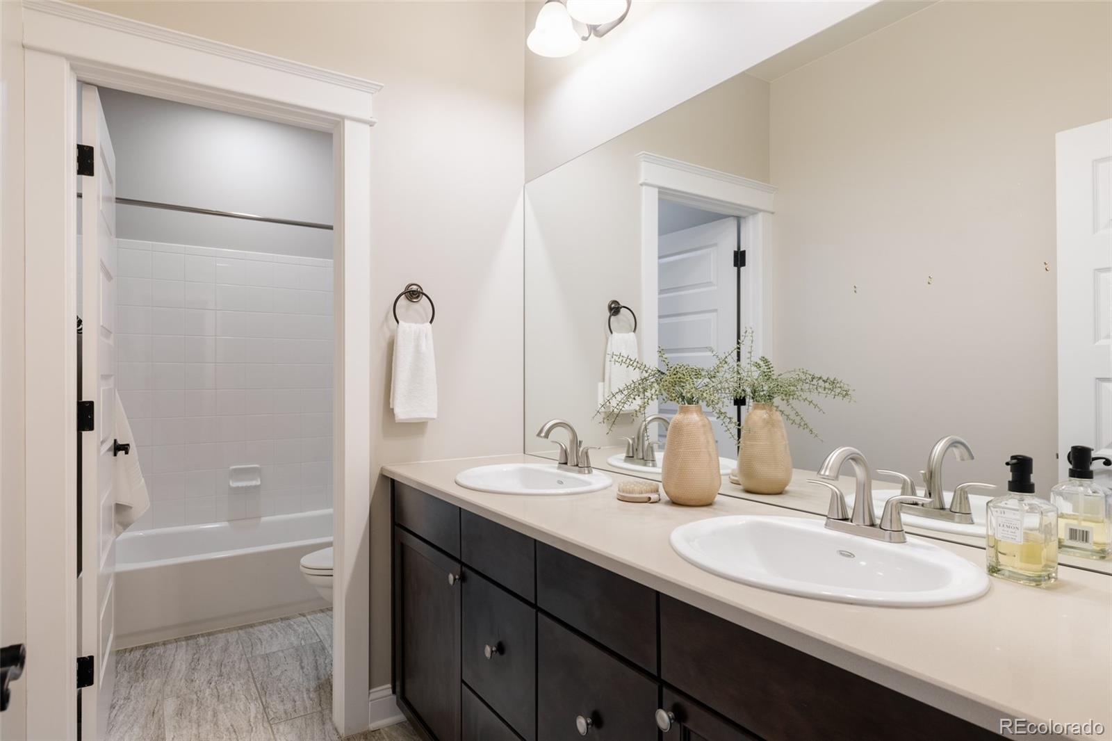 MLS Image #17 for 8904 e 51st avenue,denver, Colorado