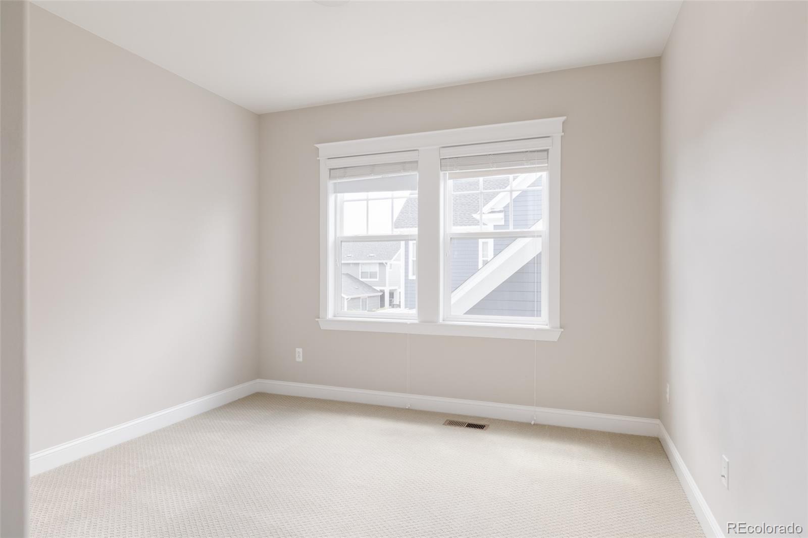 MLS Image #18 for 8904 e 51st avenue,denver, Colorado