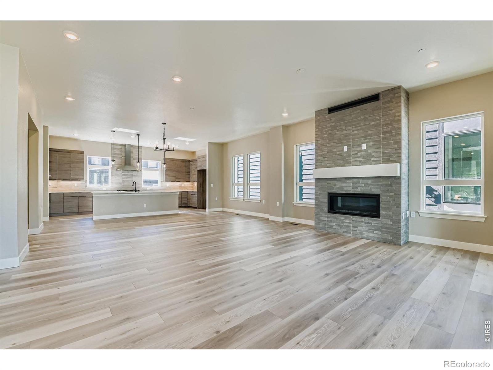 MLS Image #22 for 16595  peak way,broomfield, Colorado