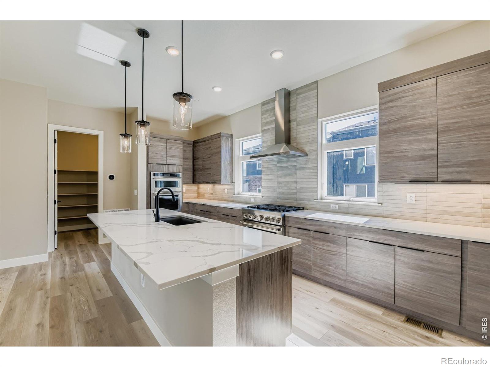 MLS Image #29 for 16595  peak way,broomfield, Colorado