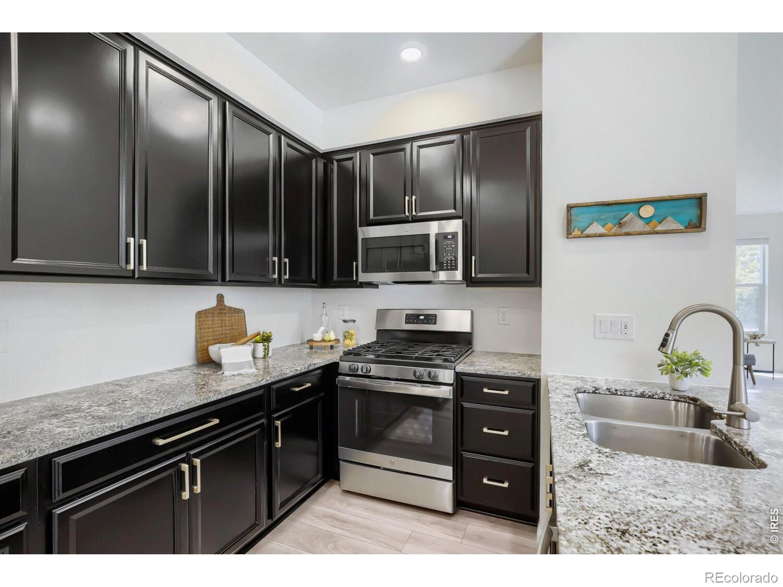 MLS Image #11 for 421  zeppelin way,fort collins, Colorado