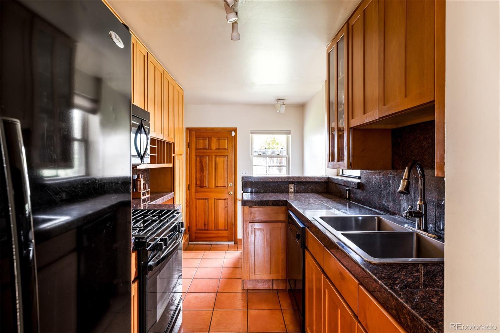 MLS Image #10 for 852  poplar street,denver, Colorado