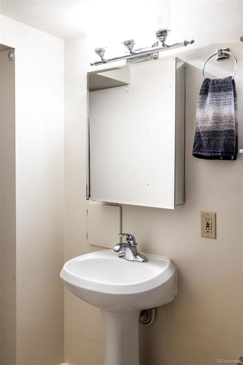 MLS Image #18 for 852  poplar street,denver, Colorado