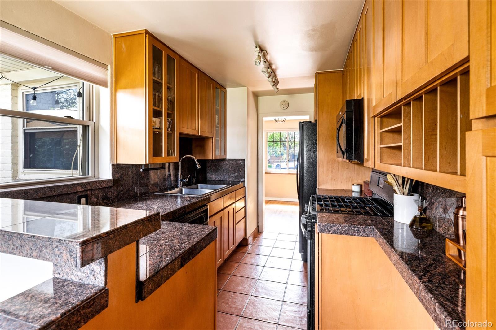 MLS Image #9 for 852  poplar street,denver, Colorado