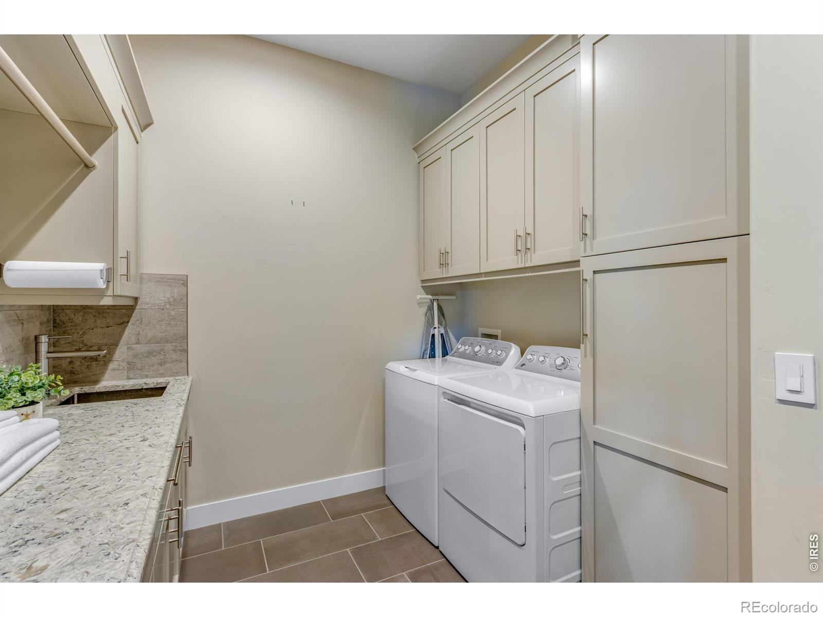 MLS Image #29 for 2006  vineyard drive,windsor, Colorado