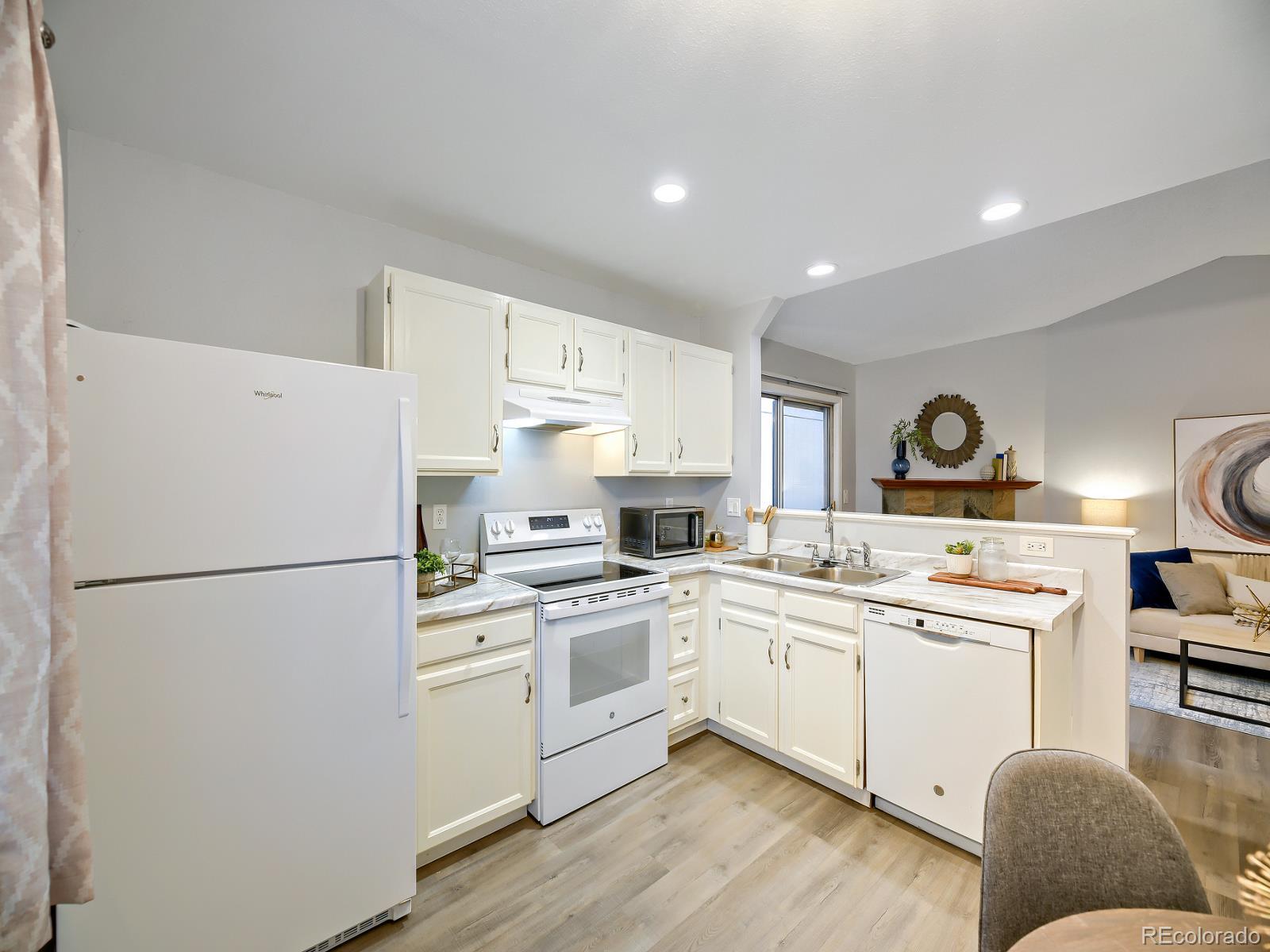 MLS Image #5 for 5595 s zang street,littleton, Colorado