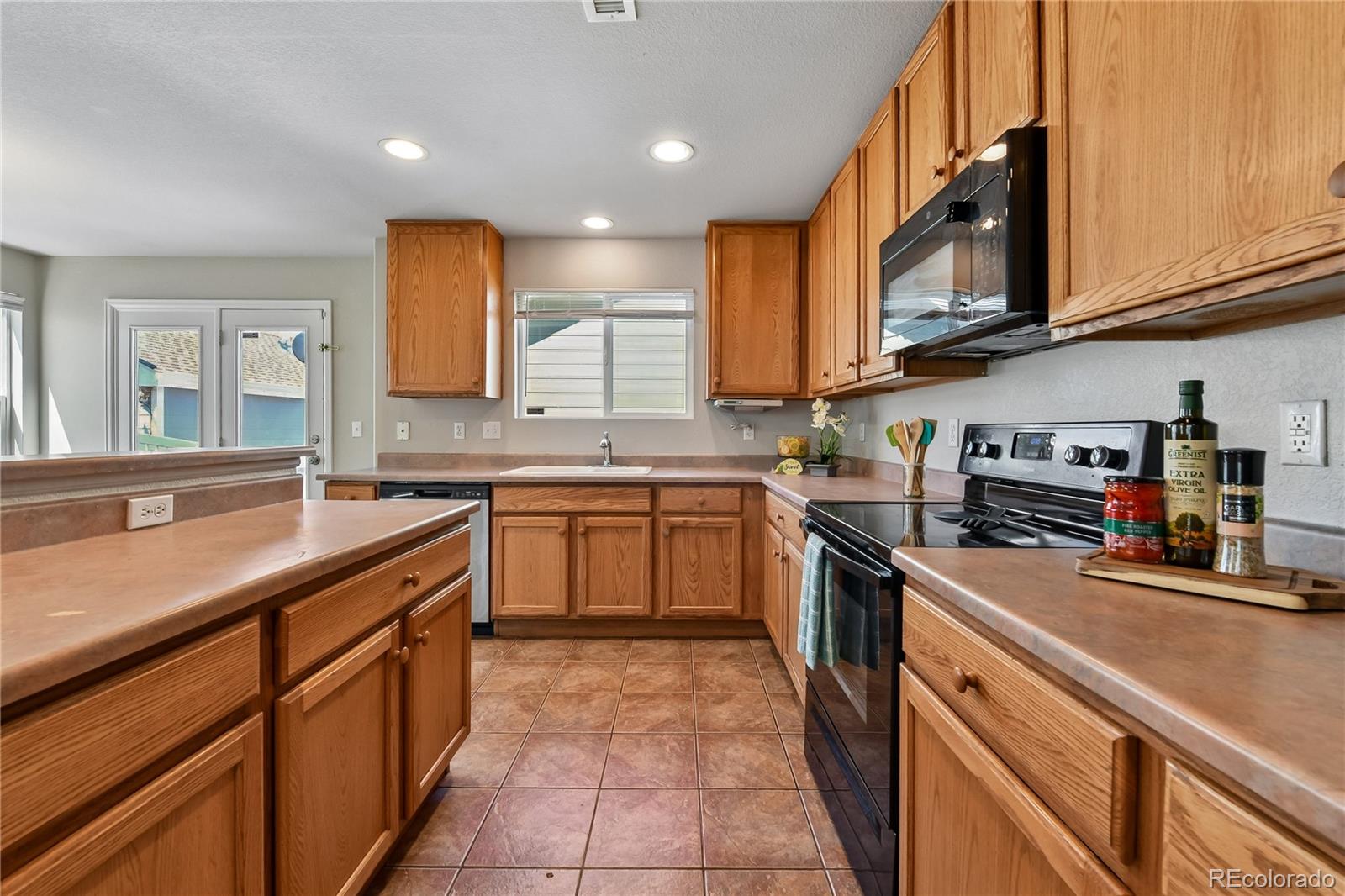 MLS Image #6 for 18948 e 58th avenue,denver, Colorado