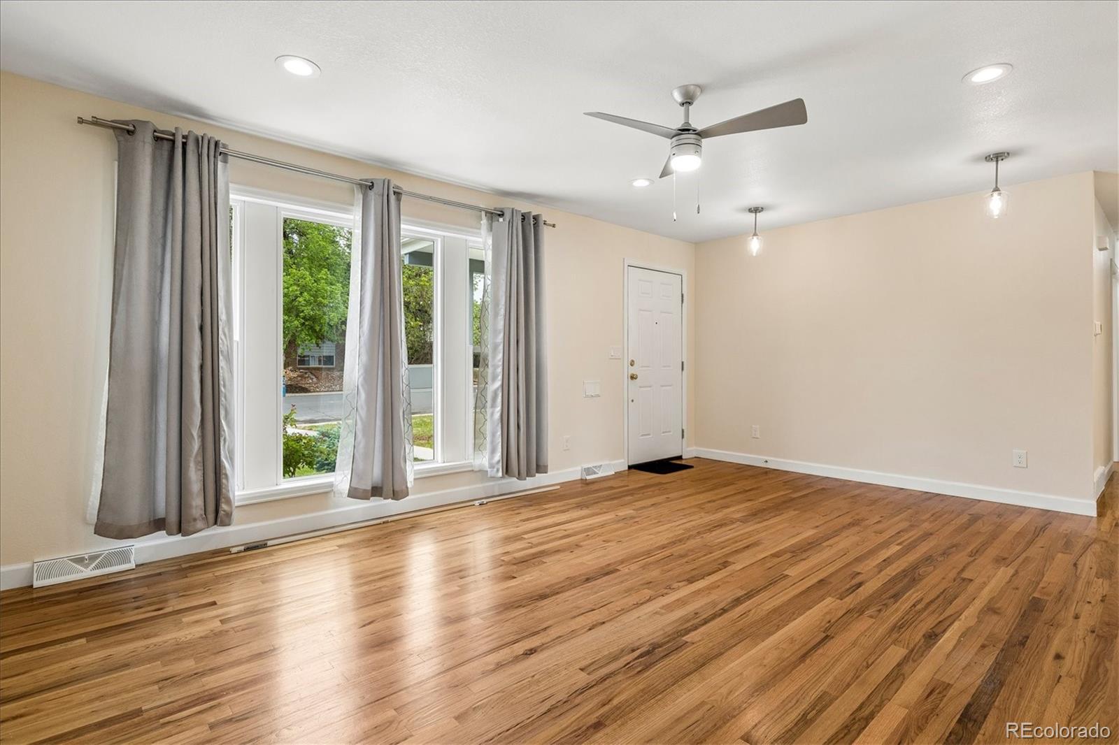 MLS Image #3 for 10894 e wesley avenue,aurora, Colorado