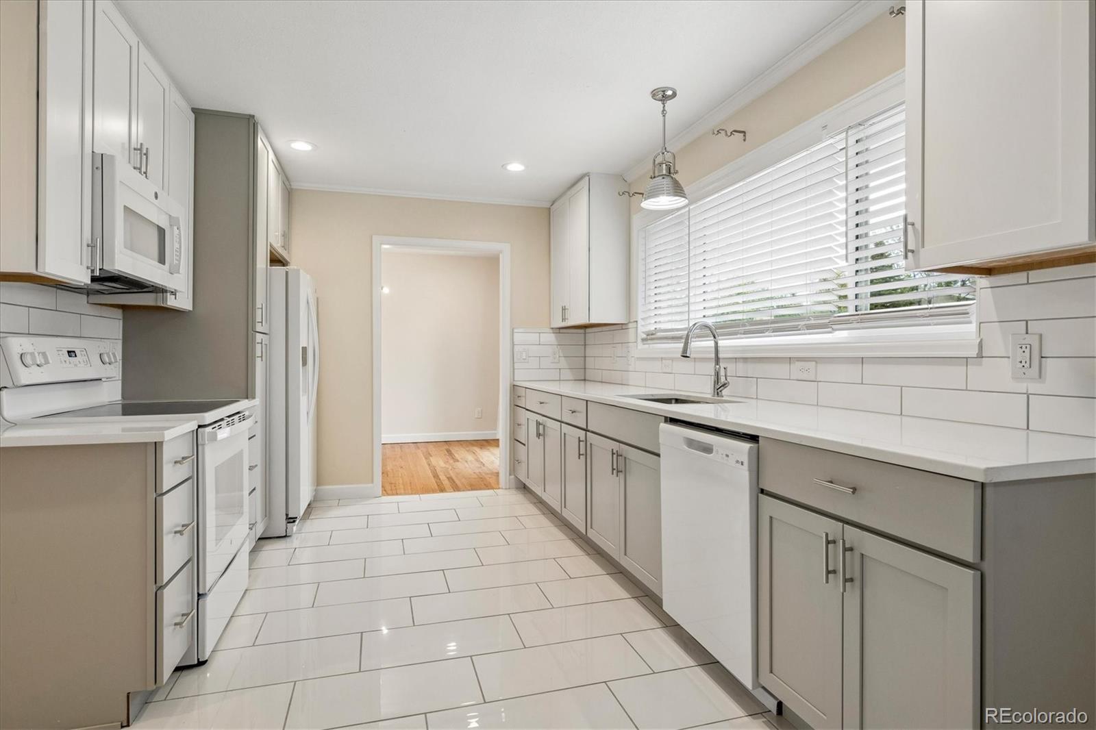 MLS Image #4 for 10894 e wesley avenue,aurora, Colorado