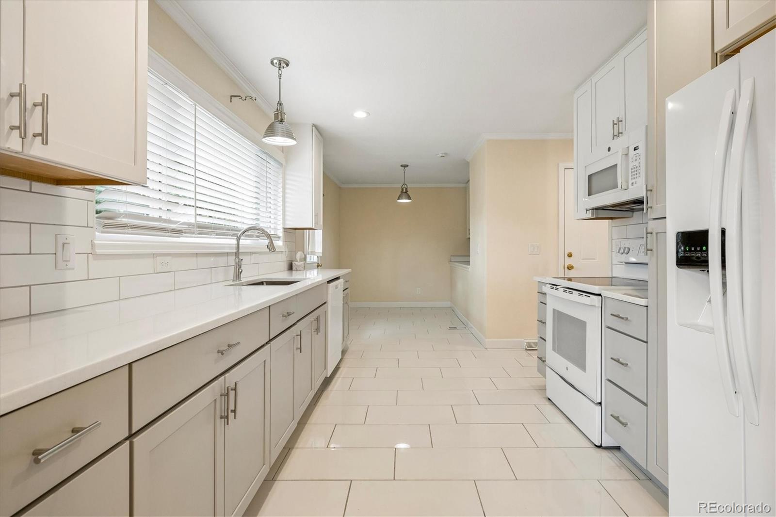 MLS Image #6 for 10894 e wesley avenue,aurora, Colorado