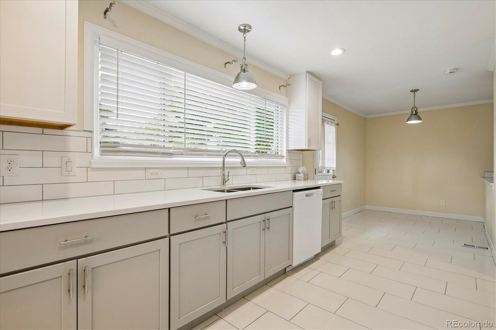 MLS Image #7 for 10894 e wesley avenue,aurora, Colorado