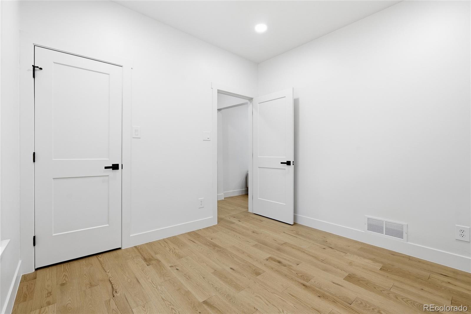 MLS Image #16 for 1539 s sherman street,denver, Colorado