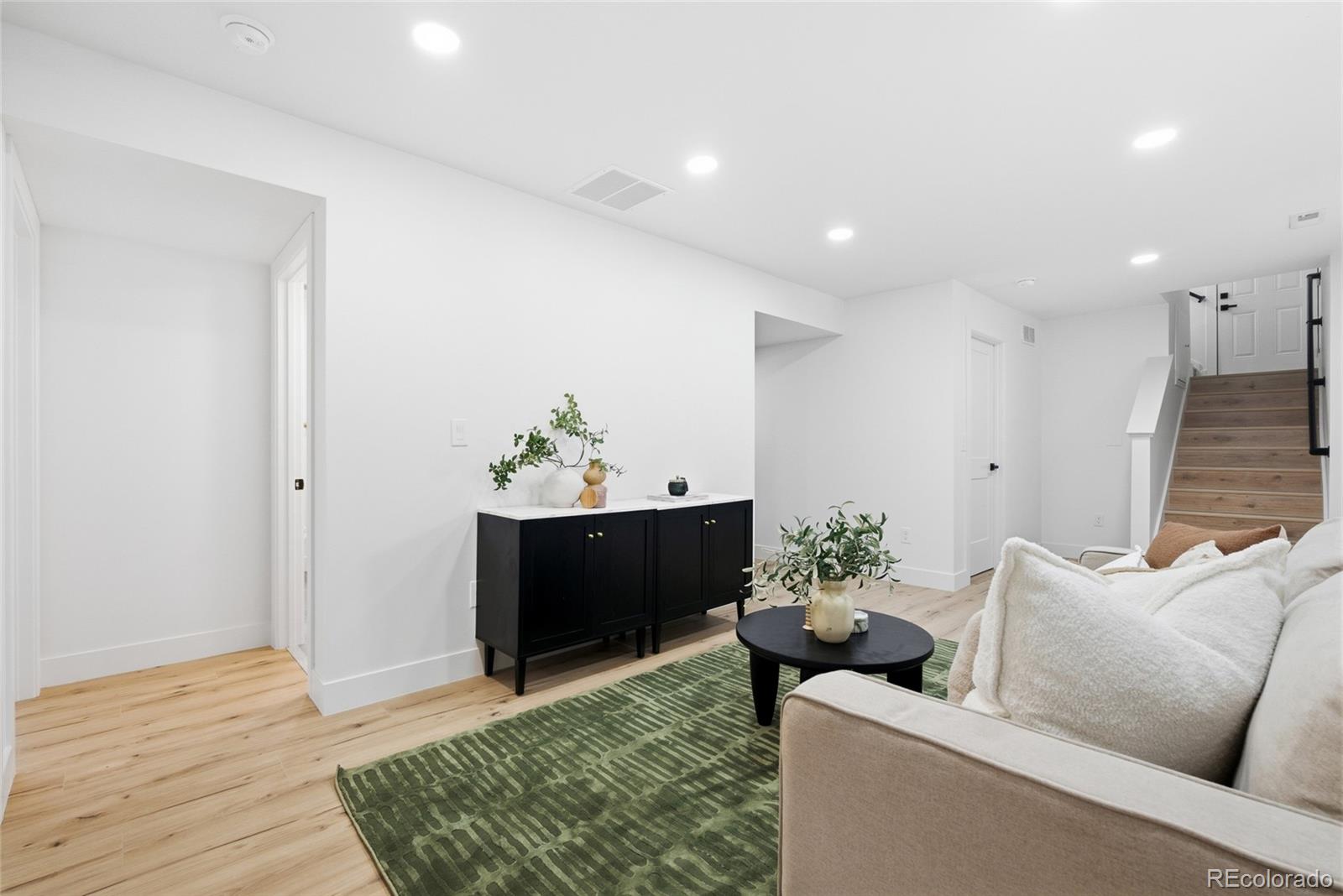 MLS Image #24 for 1539 s sherman street,denver, Colorado