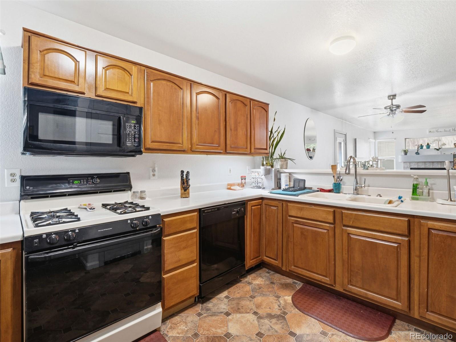 MLS Image #4 for 1960  espana way,aurora, Colorado