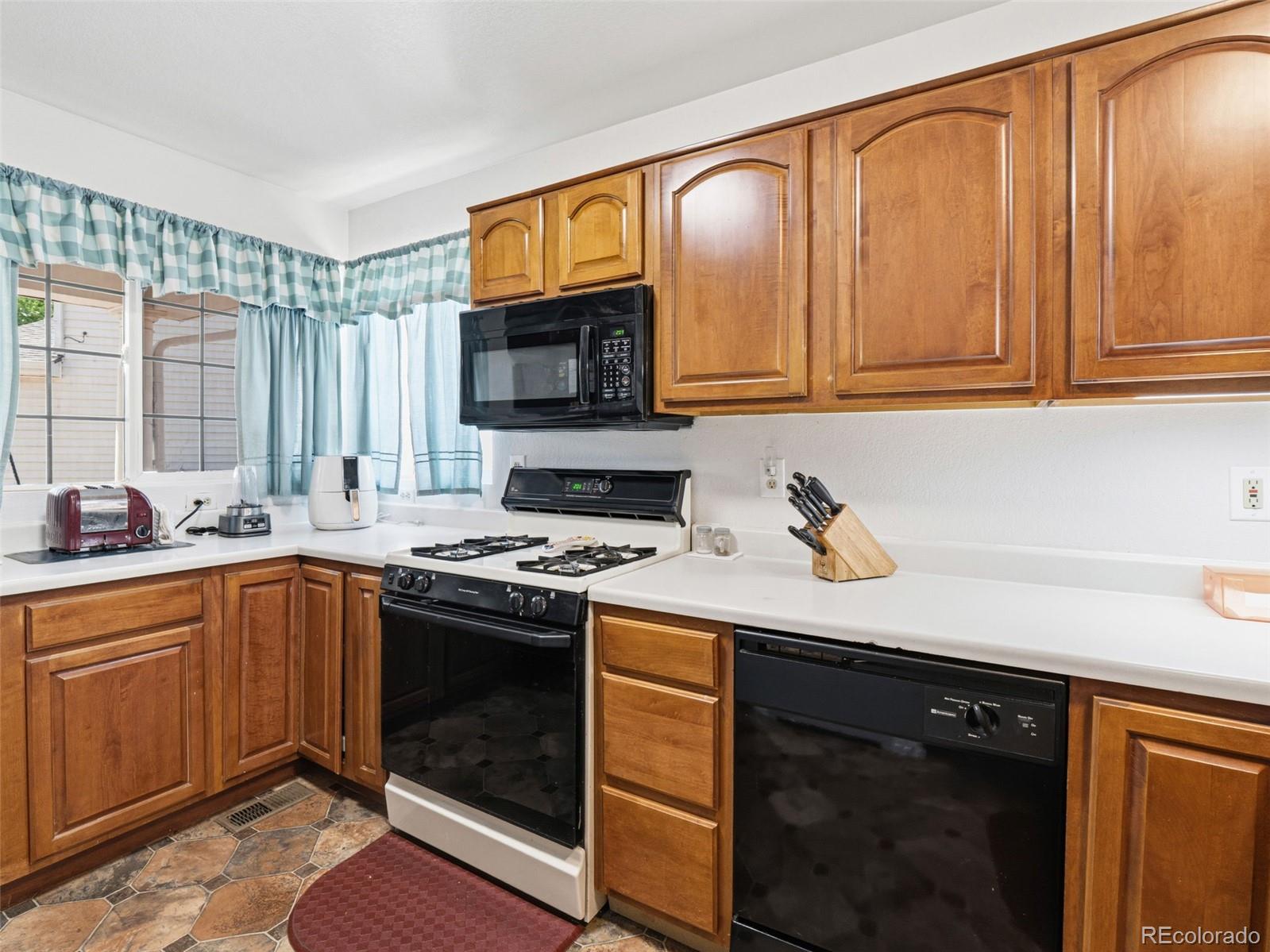 MLS Image #5 for 1960  espana way,aurora, Colorado