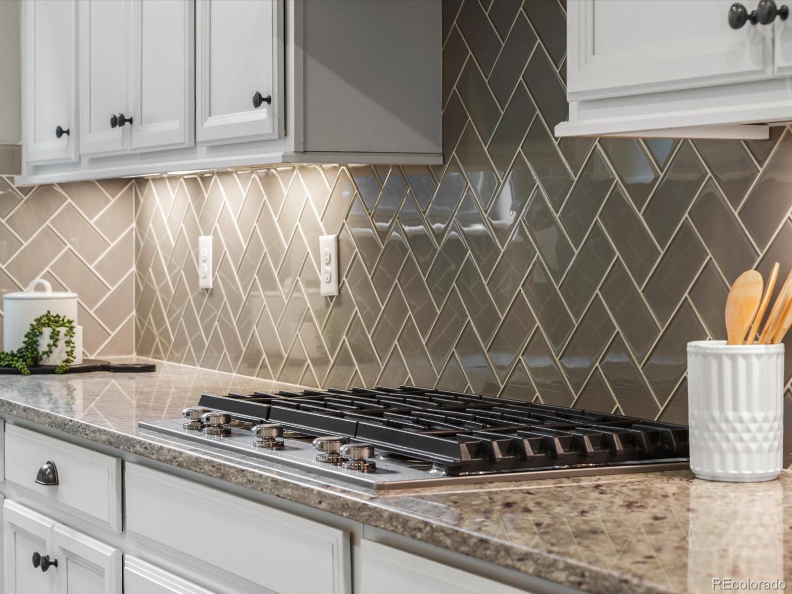 MLS Image #14 for 5815  boston court,denver, Colorado
