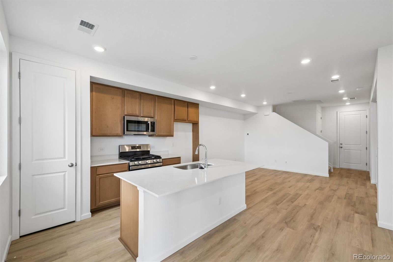 MLS Image #6 for 24185 e 30th place,aurora, Colorado