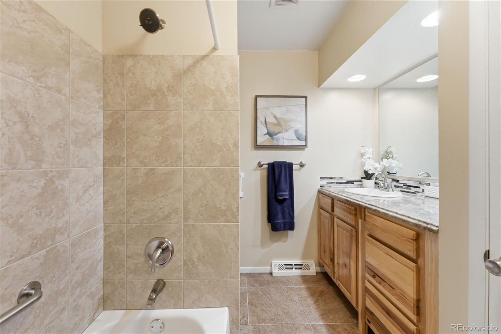 MLS Image #19 for 6655 e amherst avenue,denver, Colorado