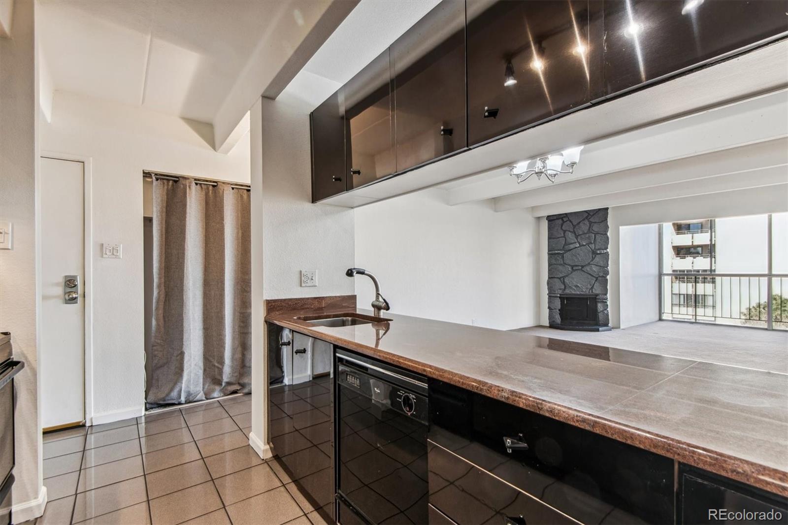 MLS Image #11 for 777 n washington street 708,denver, Colorado