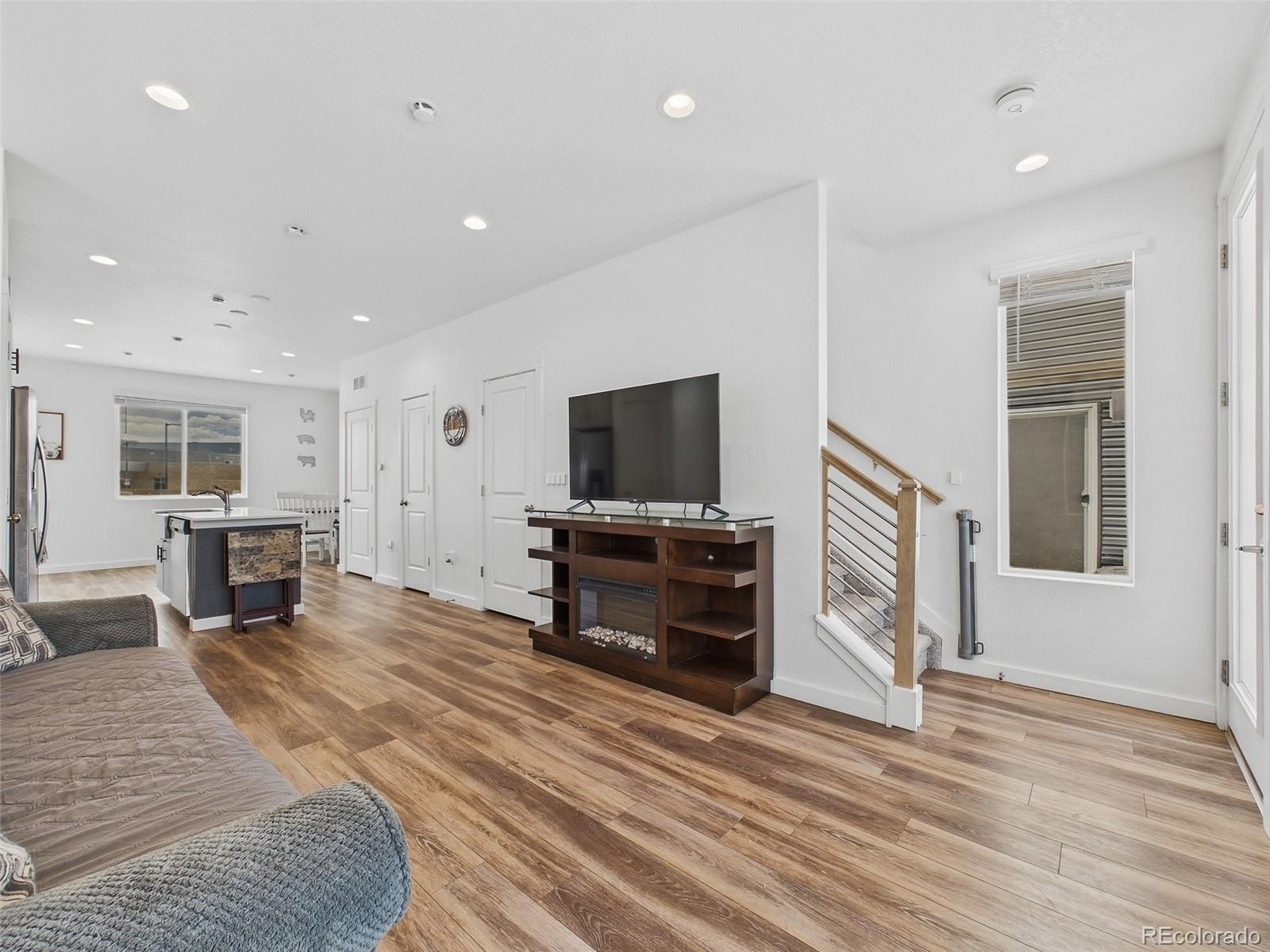 MLS Image #3 for 5033 n walden way,denver, Colorado