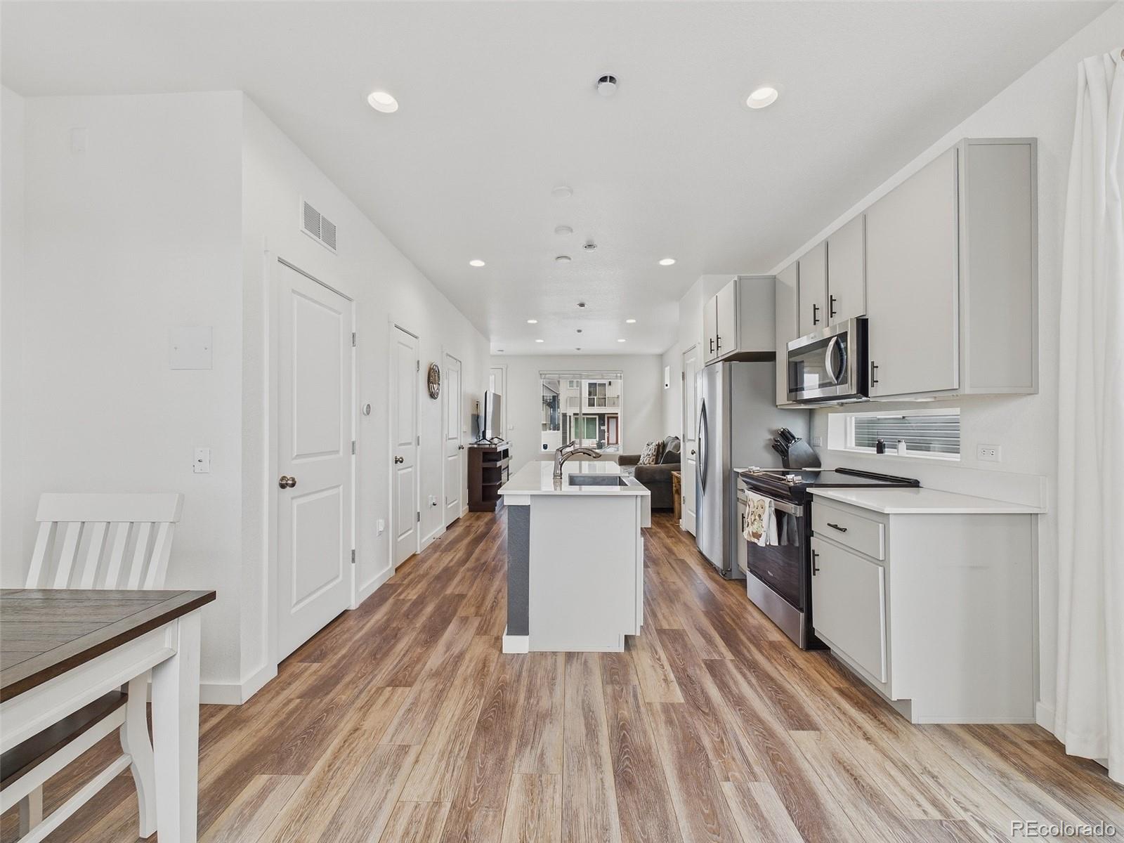 MLS Image #7 for 5033 n walden way,denver, Colorado