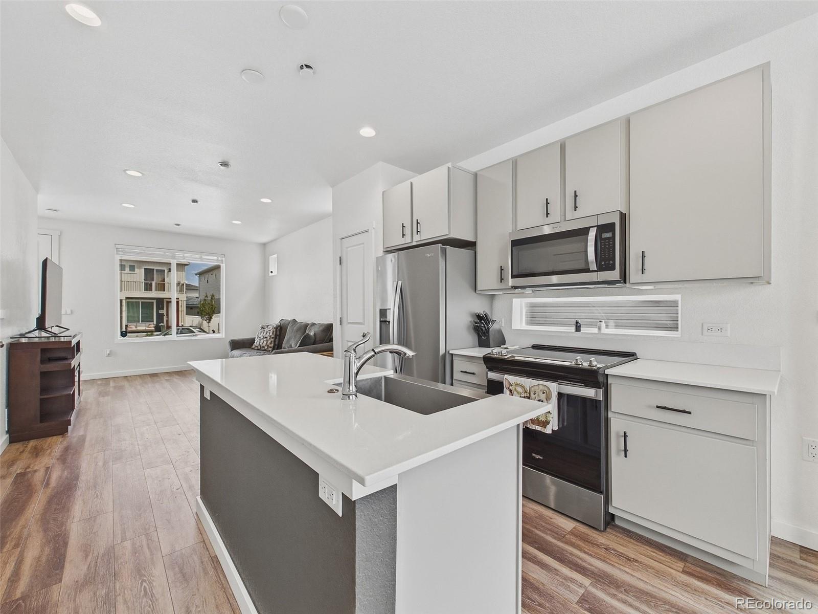 MLS Image #9 for 5033 n walden way,denver, Colorado