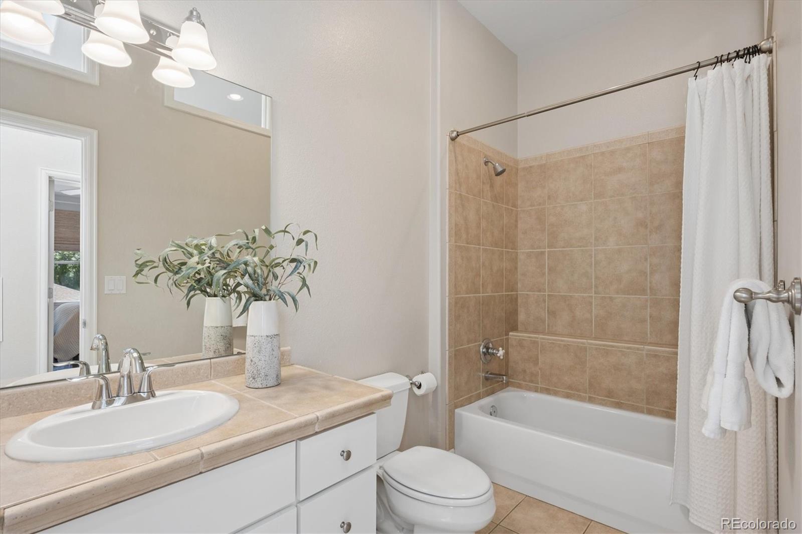 MLS Image #26 for 575 s high street,denver, Colorado