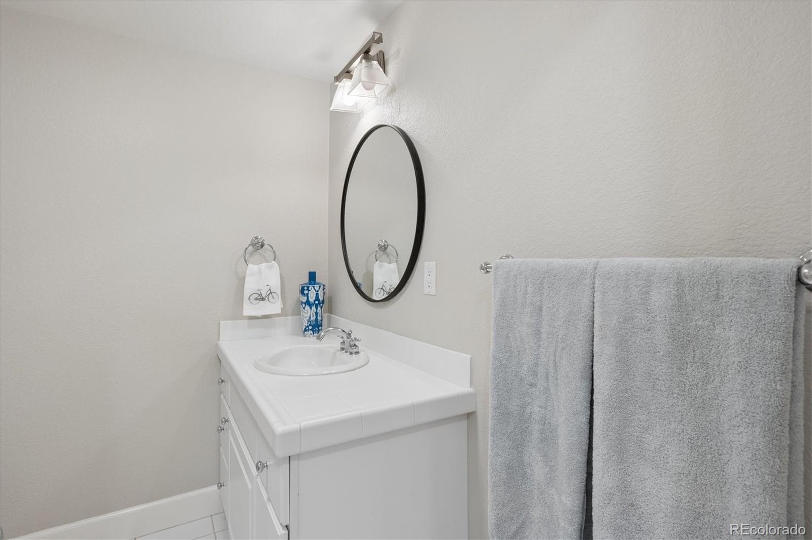 MLS Image #35 for 575 s high street,denver, Colorado