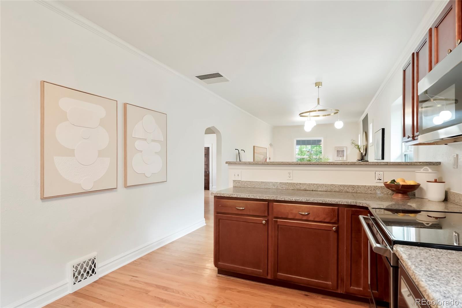 MLS Image #11 for 1425 s sherman street,denver, Colorado