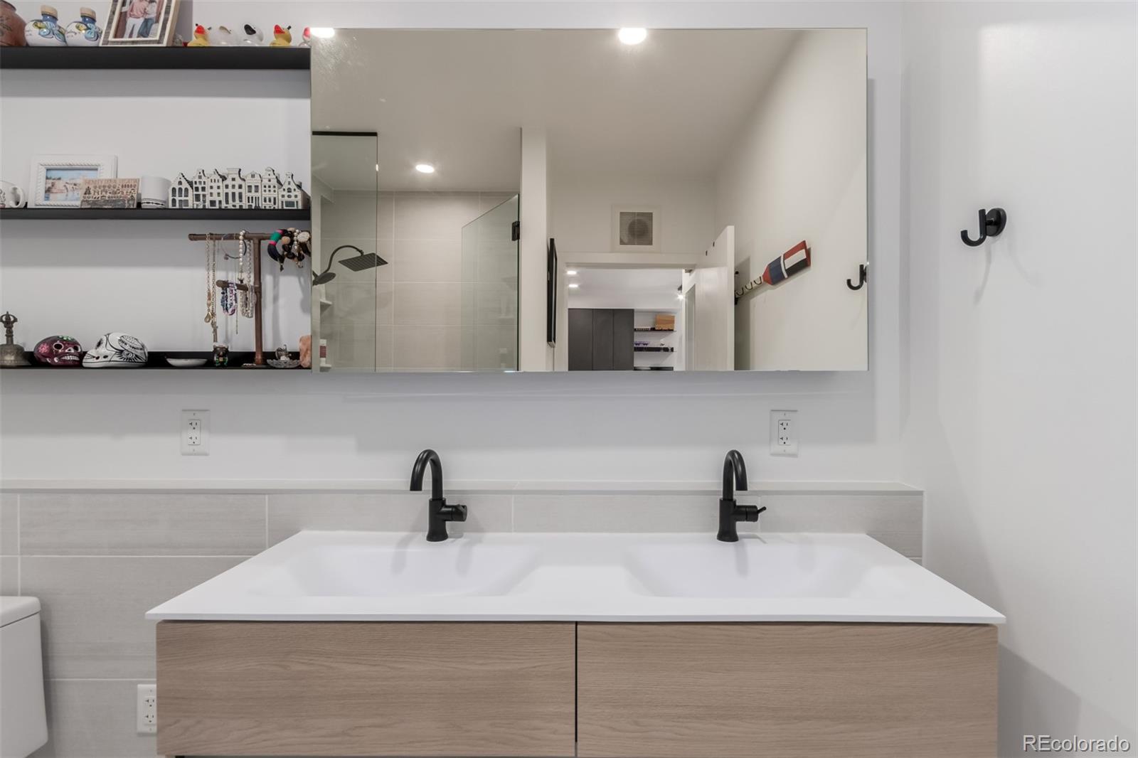 MLS Image #19 for 1601  park avenue 303,denver, Colorado