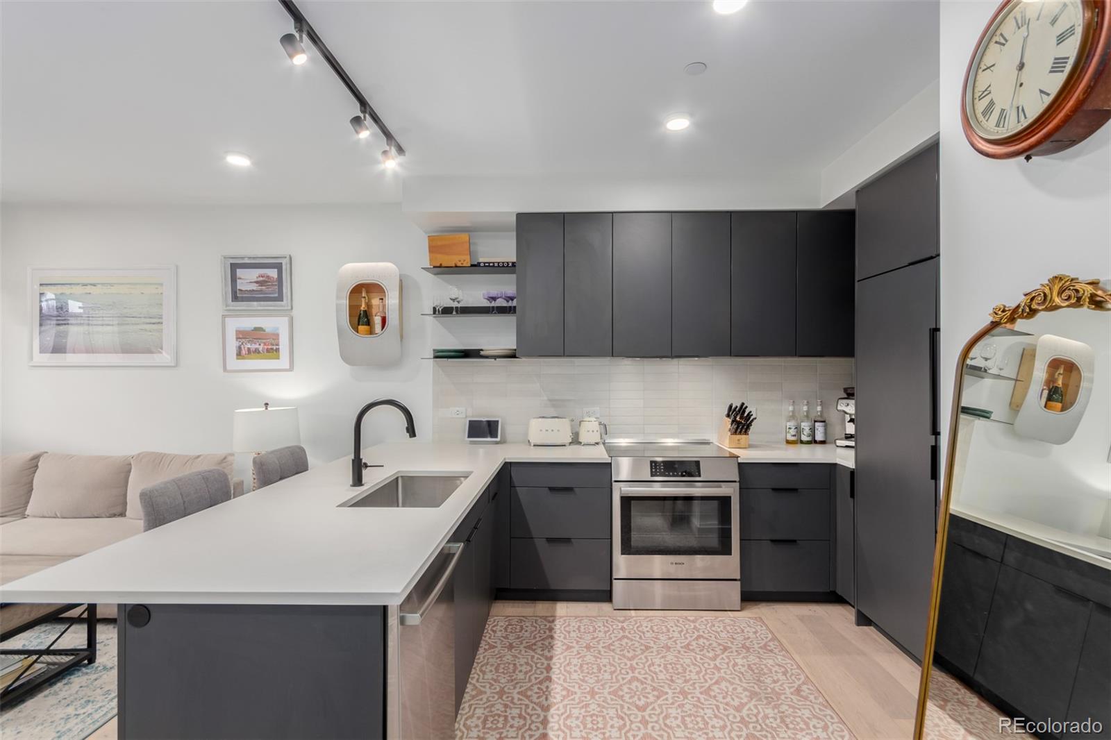 MLS Image #3 for 1601  park avenue 303,denver, Colorado