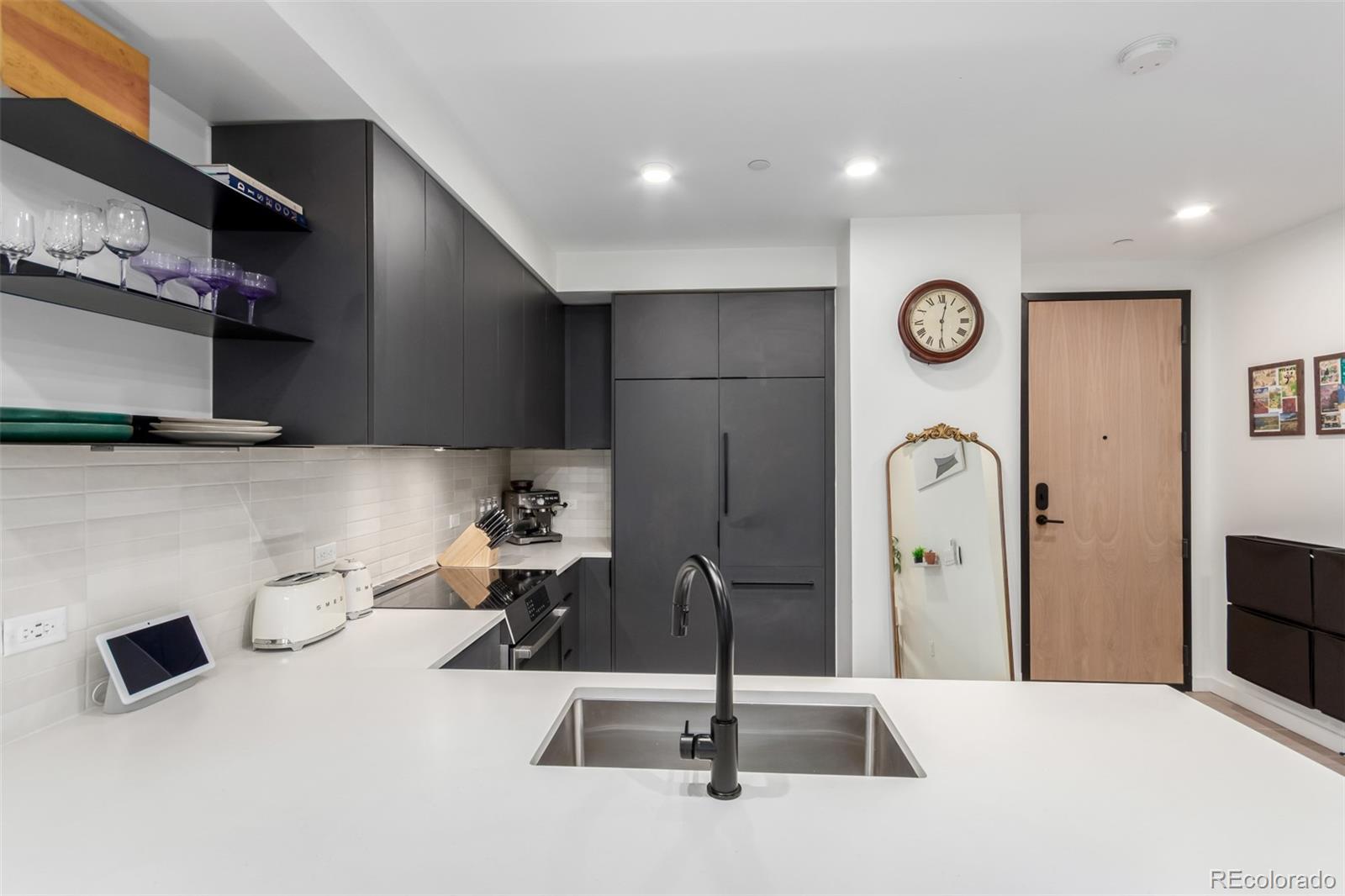 MLS Image #8 for 1601  park avenue 303,denver, Colorado