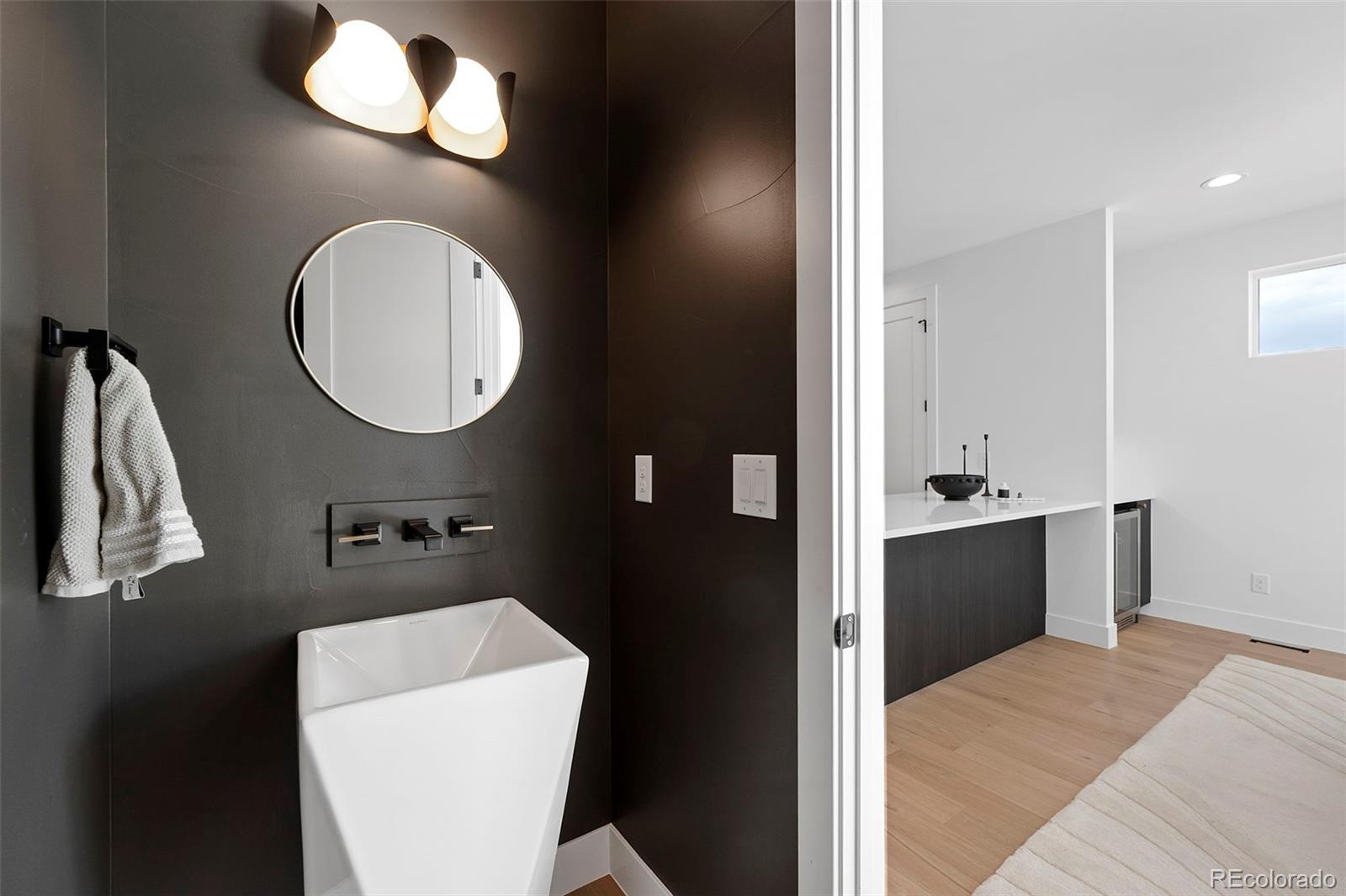 MLS Image #15 for 2404 s cherokee street,denver, Colorado