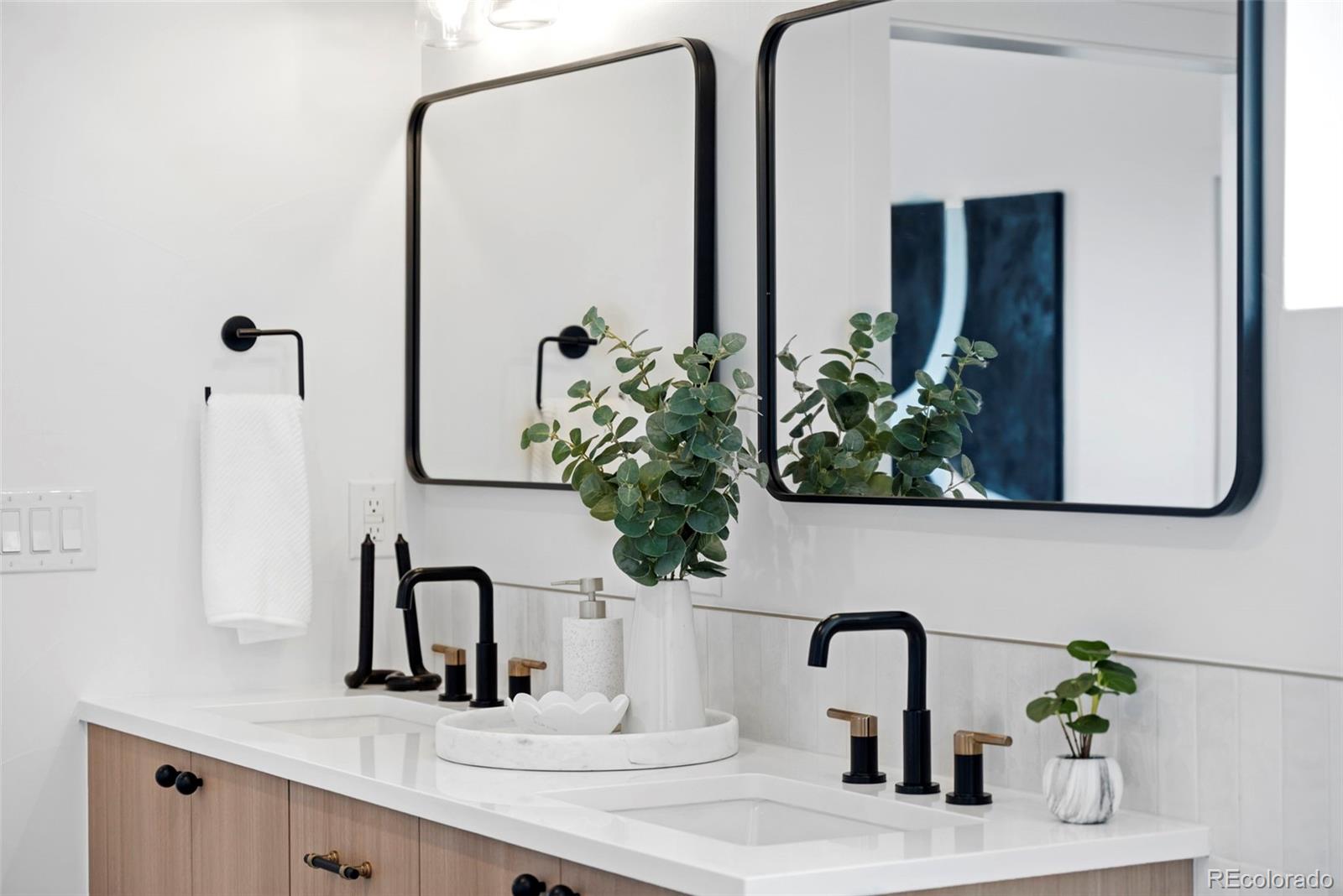 MLS Image #20 for 2404 s cherokee street,denver, Colorado