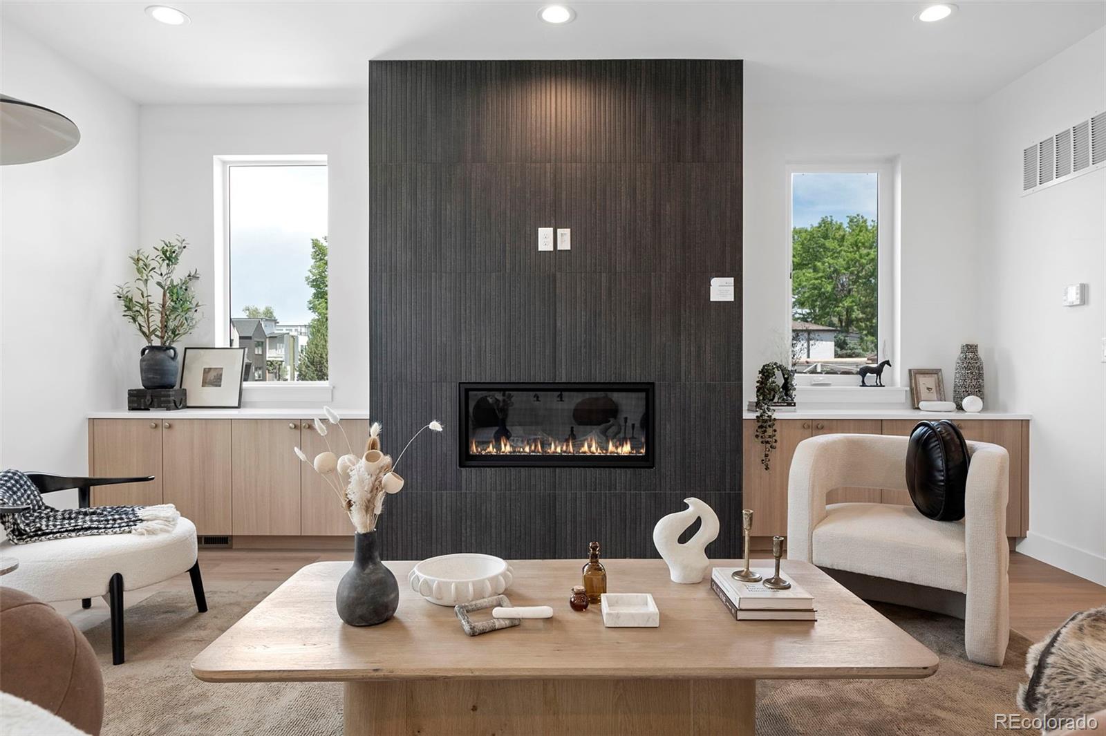 MLS Image #4 for 2404 s cherokee street,denver, Colorado