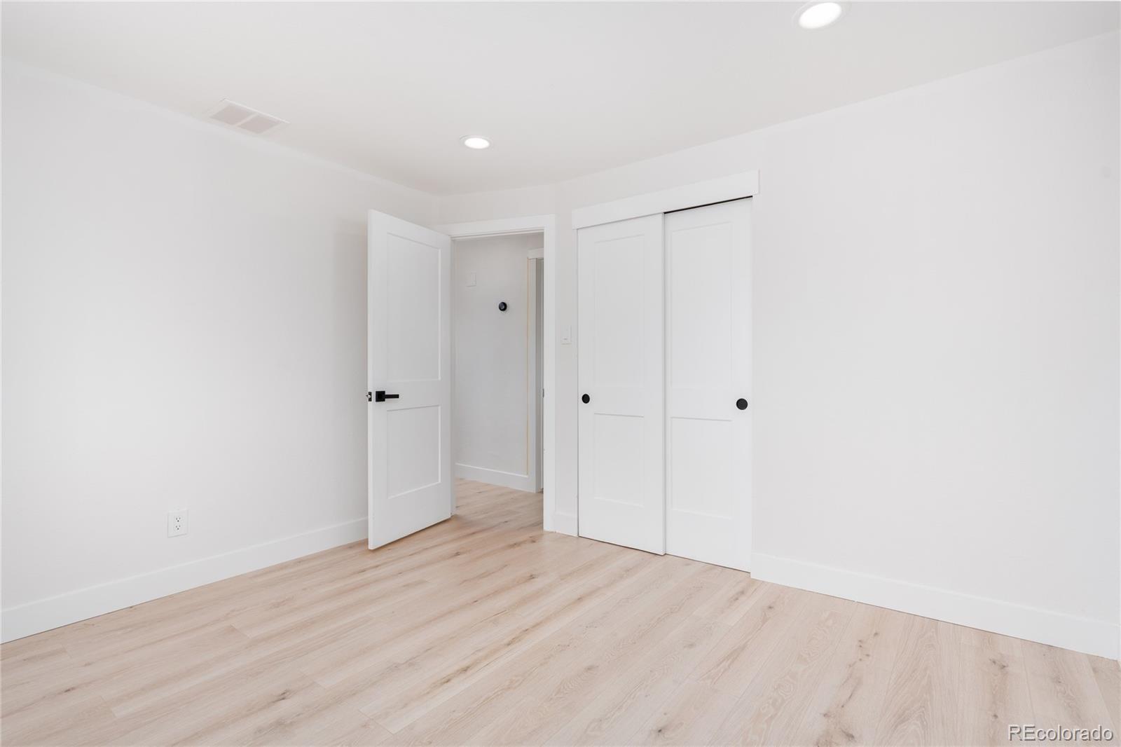 MLS Image #11 for 532  galena street,aurora, Colorado