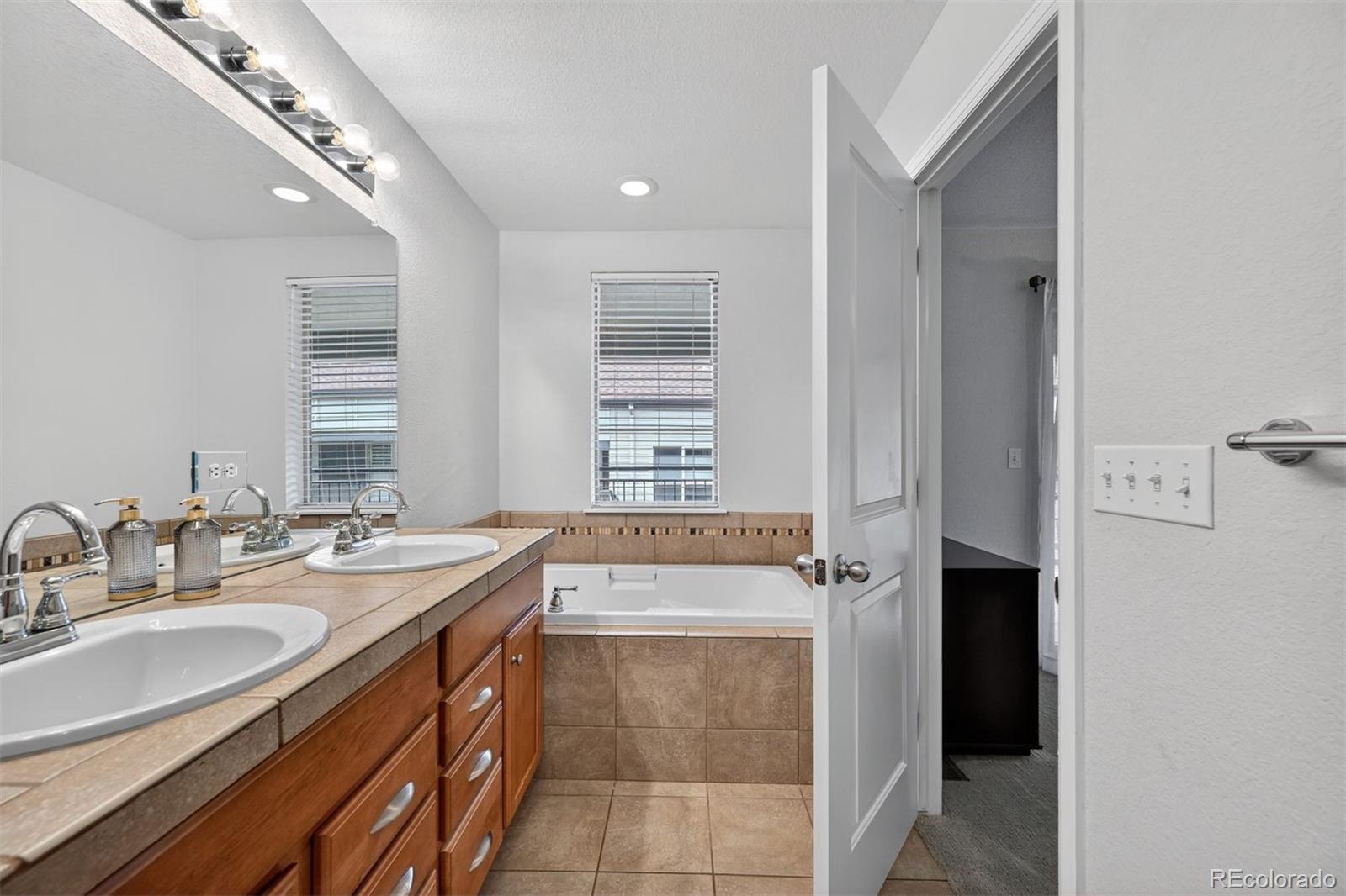 MLS Image #12 for 458 s reed court,lakewood, Colorado