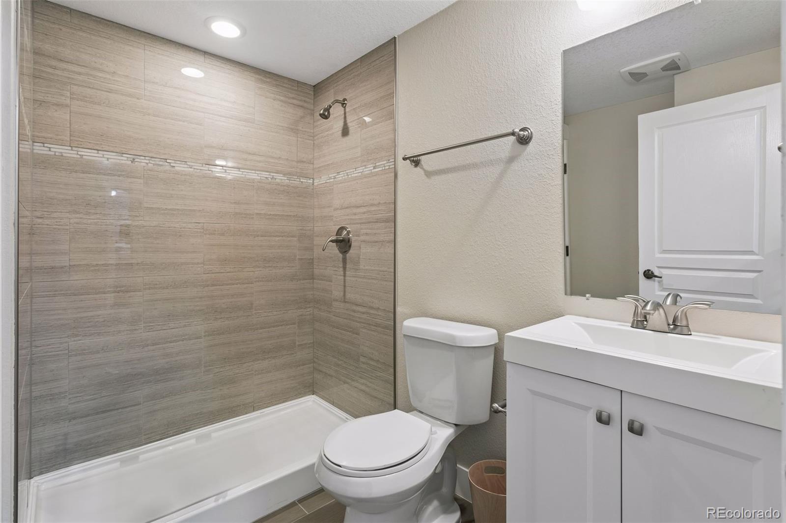 MLS Image #31 for 7873 e 8th place,denver, Colorado