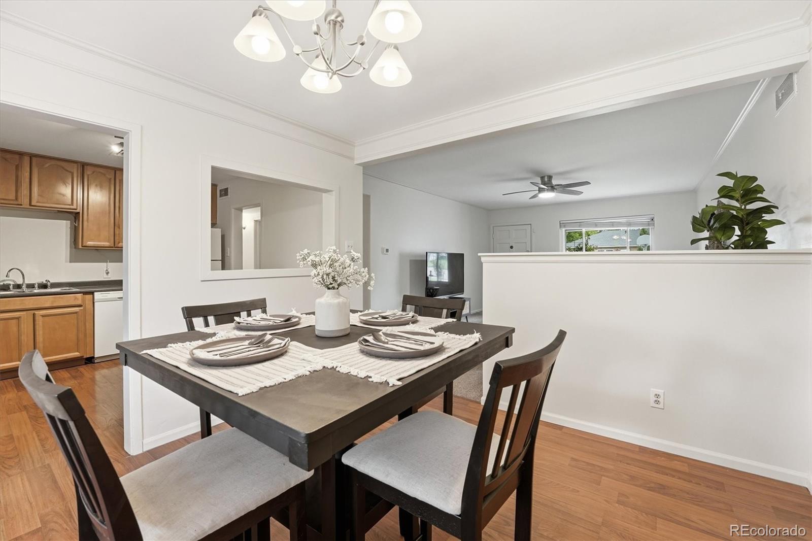 MLS Image #13 for 880  tucson street,aurora, Colorado