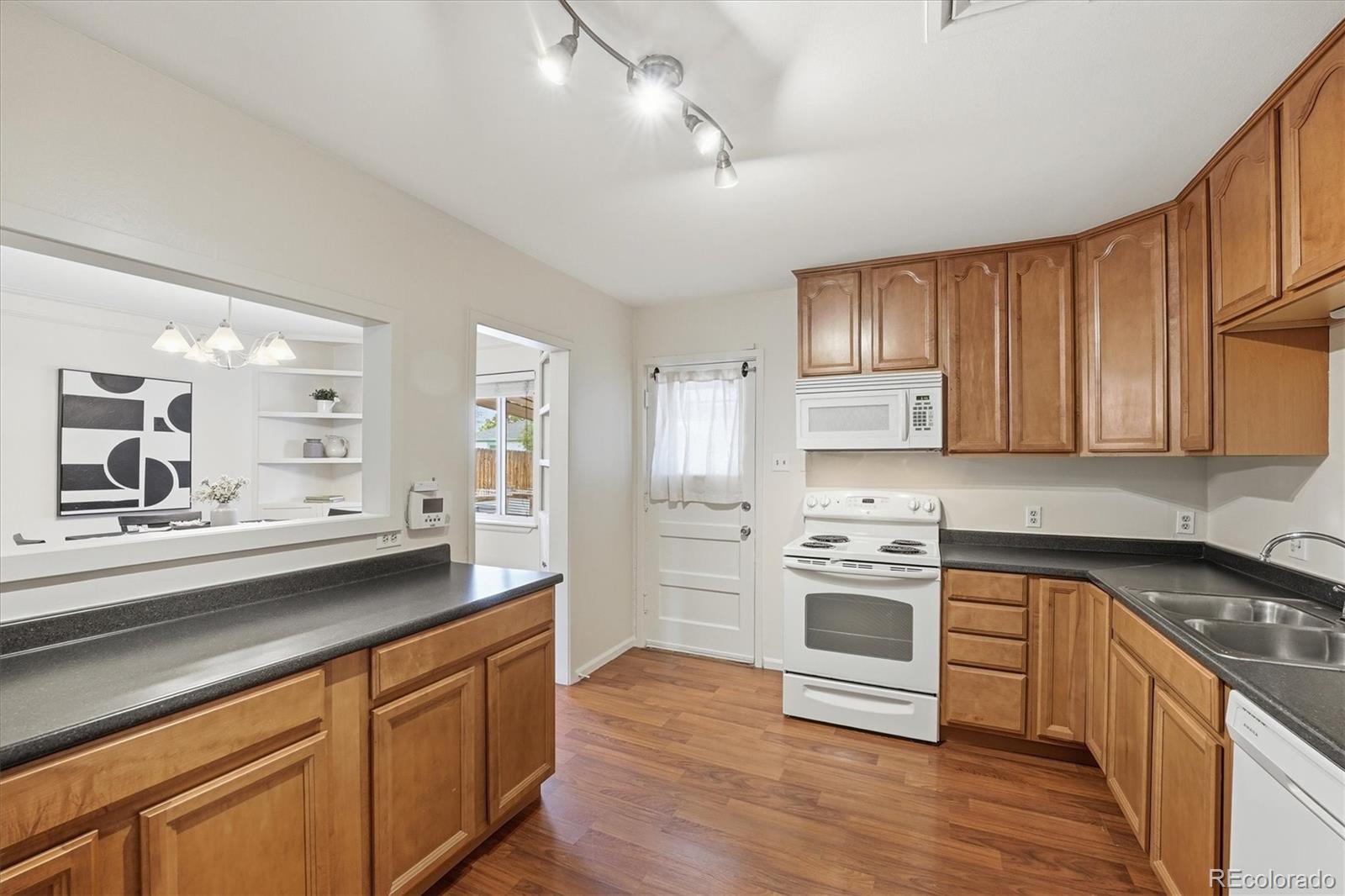MLS Image #20 for 880  tucson street,aurora, Colorado