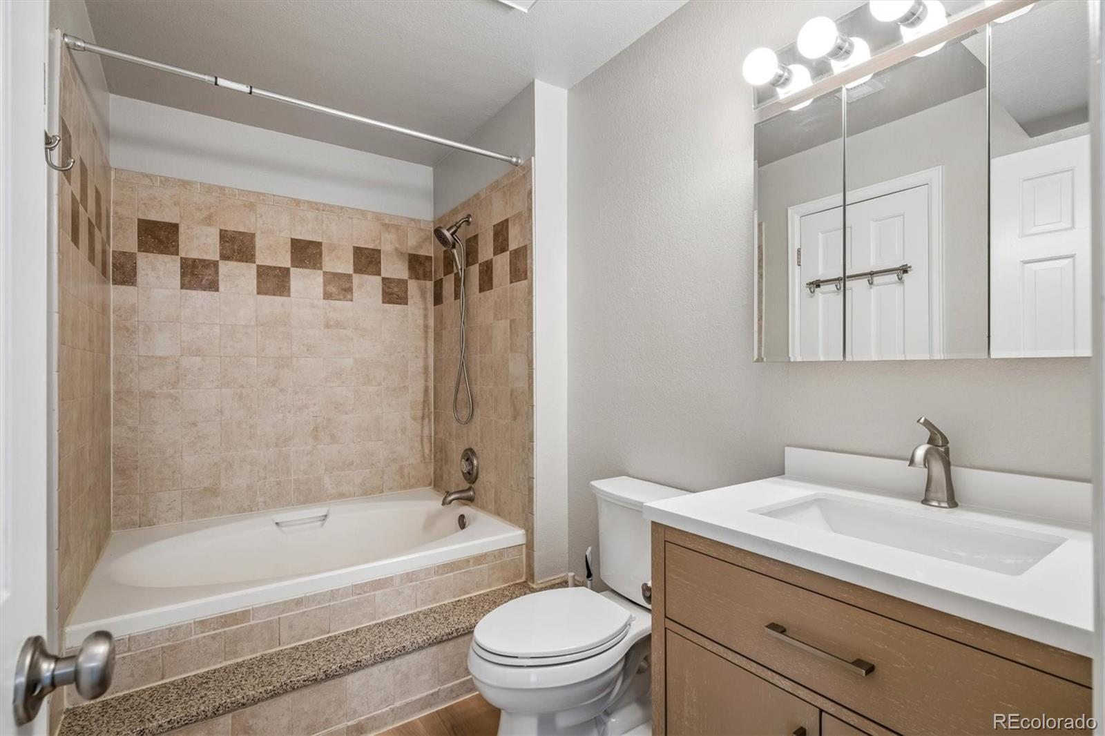 MLS Image #10 for 844 s vance street f,lakewood, Colorado