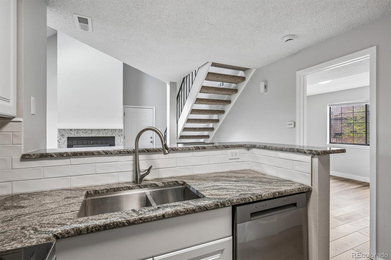 MLS Image #7 for 844 s vance street f,lakewood, Colorado