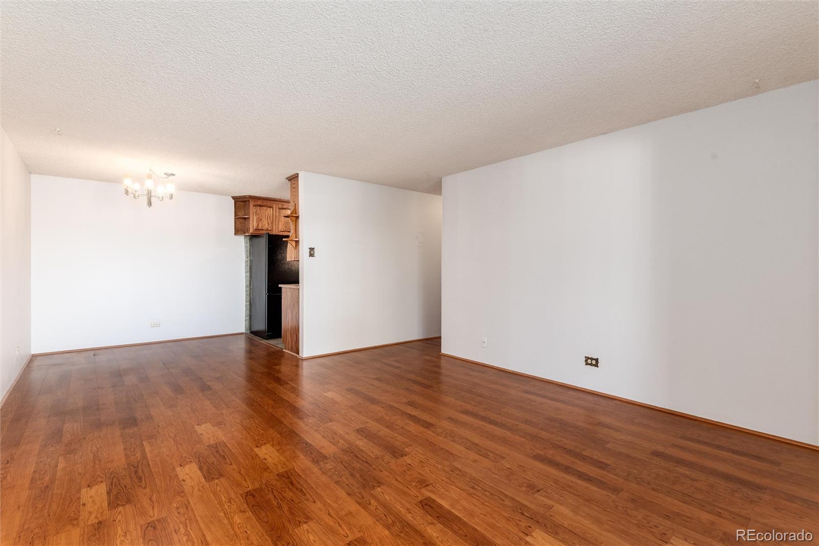 MLS Image #10 for 2325 s linden court,denver, Colorado