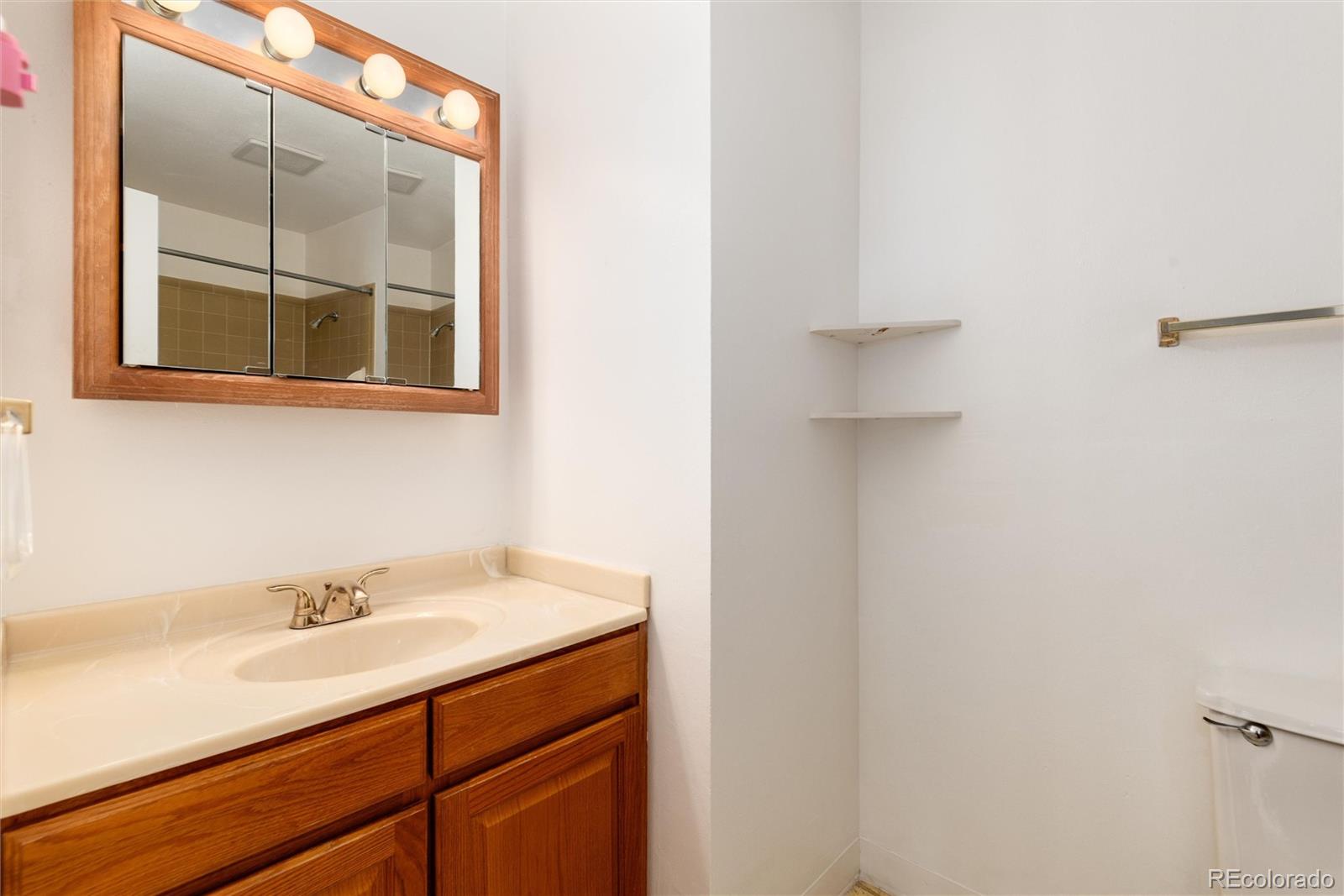 MLS Image #17 for 2325 s linden court,denver, Colorado