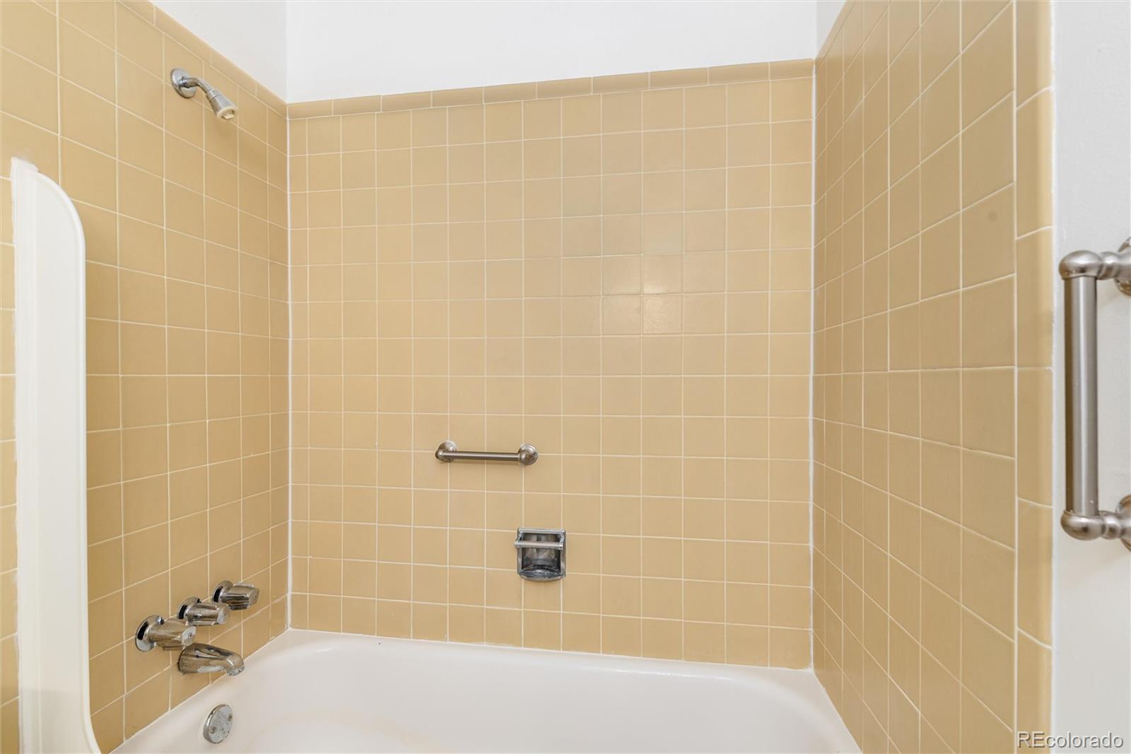 MLS Image #18 for 2325 s linden court,denver, Colorado